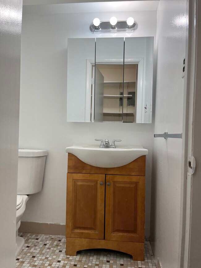 1/2 bathroom - 23208 Horace Harding Expy