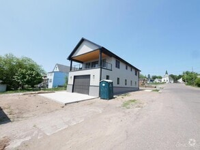 Building Photo - 1002 Minnesota St