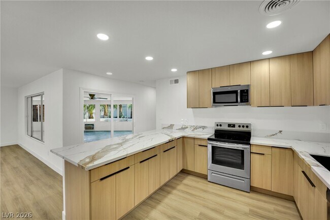 Building Photo - 2325 Sombrero Dr