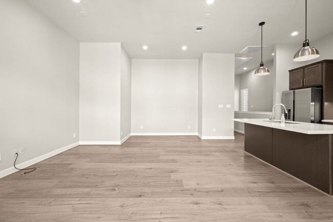 Building Photo - 138 Knightsbridge Park Ln