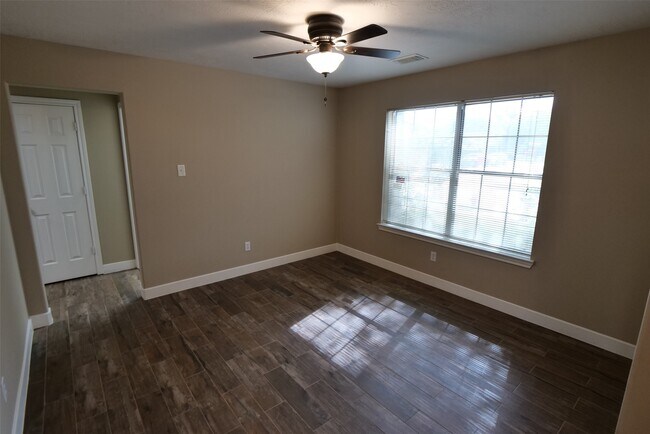 Building Photo - 24402 Pepperrell Pl St