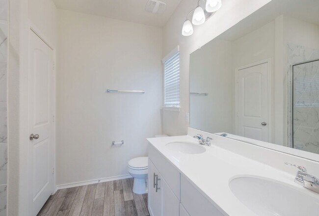 Building Photo - 181 Sugarberry Dr