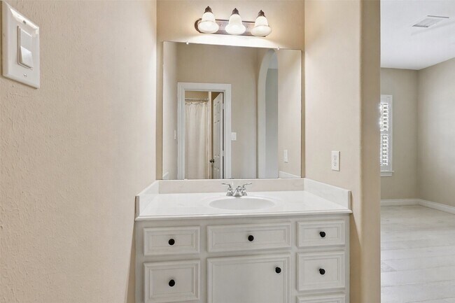 Building Photo - 6915 Sandwedge Point Ct