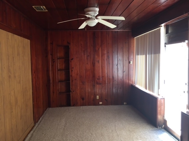 den - 8034 Wakefield Ave