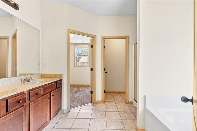 Building Photo - 1492 Station Ridge Ct SE