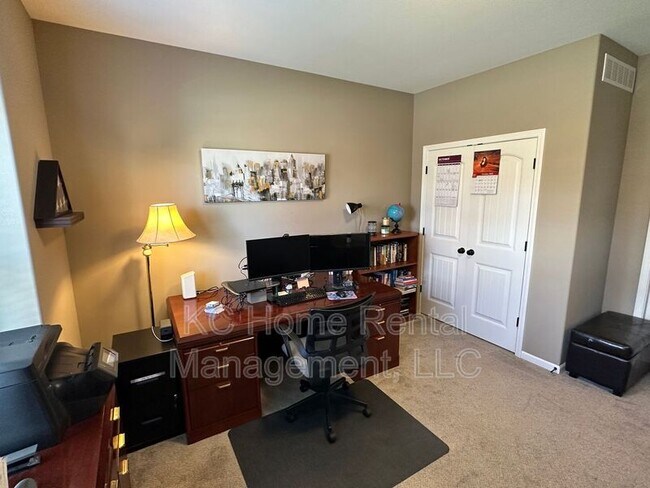 Building Photo - 2807 NE Sonora Valley Dr