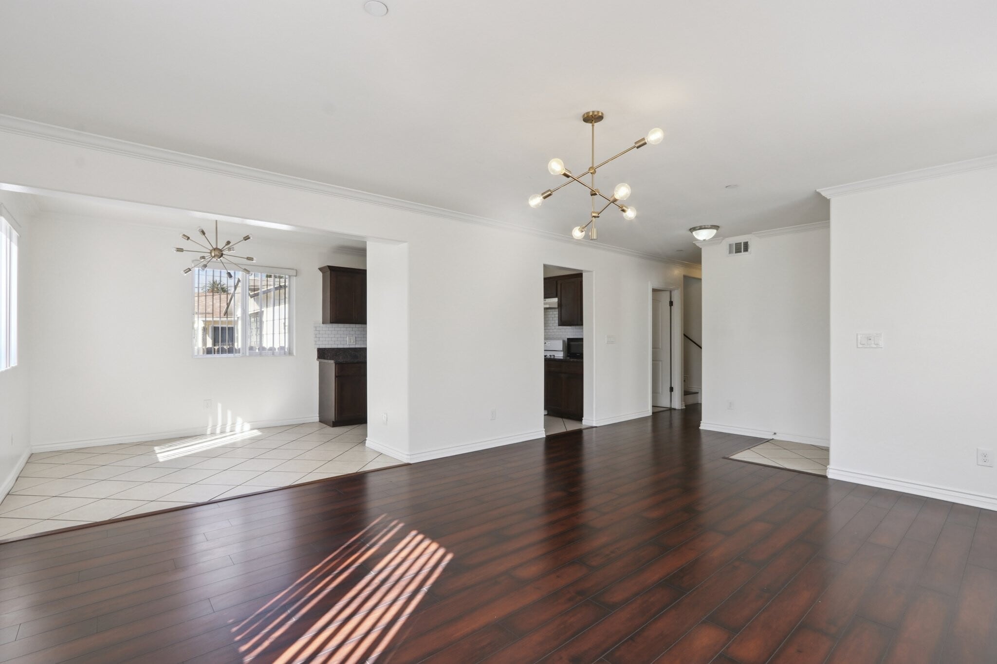 Building Photo - 1616 W 39th Pl