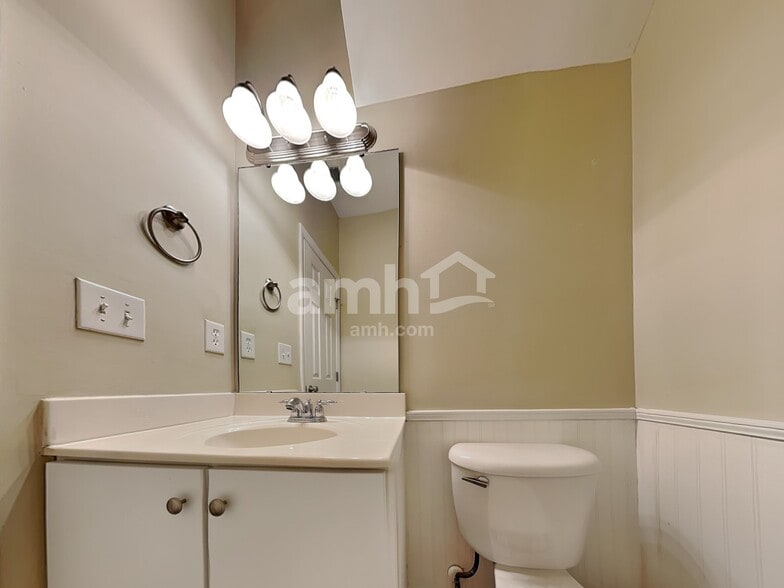 Building Photo - 236 Ber Creek Dr