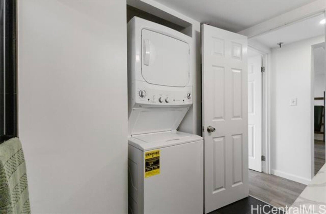 Building Photo - 98-402 Koauka Loop