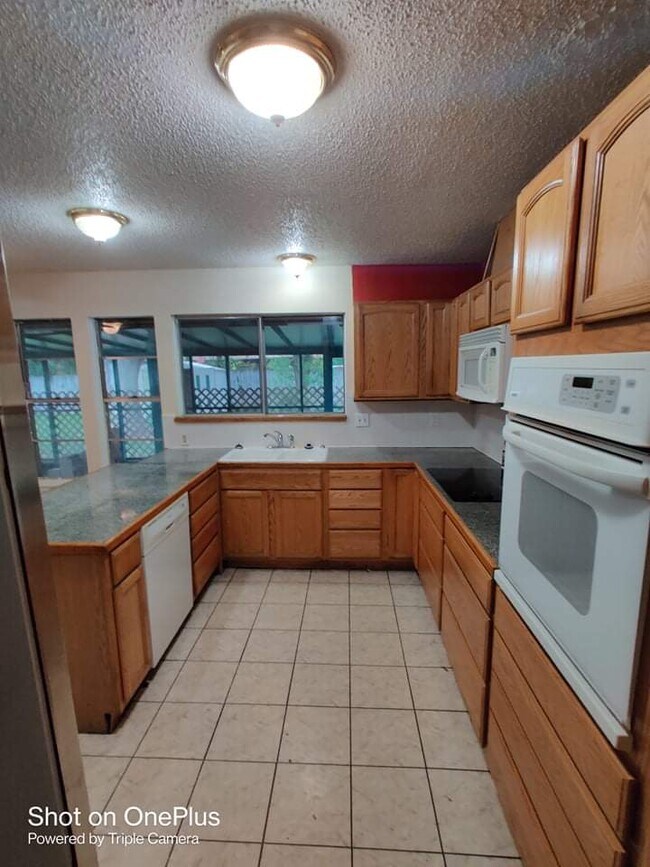 Building Photo - 1903 Standridge St