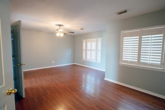 Building Photo - 4410 Sherwood Green Ct