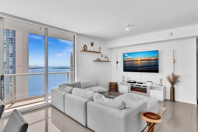 Building Photo - 300 S Biscayne Blvd