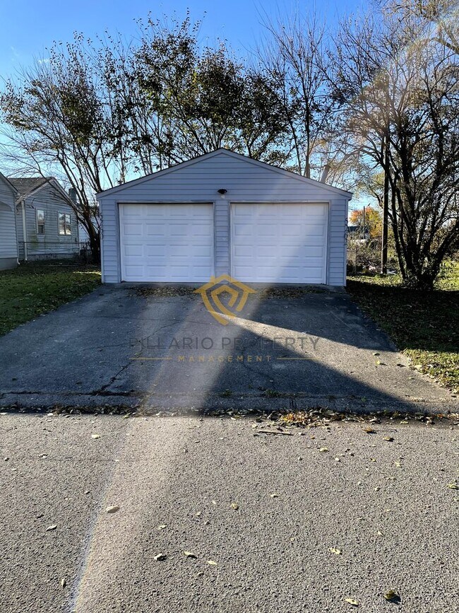 Building Photo - 5260-5262 Fletcher Avenue