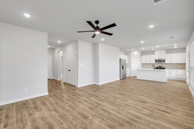 Building Photo - AVAILABLE NOW! EDGEWOOD ESTS DUPLEX LOCATED ON 1-ACRE LOT IN MIDLOTHIAN, TX!