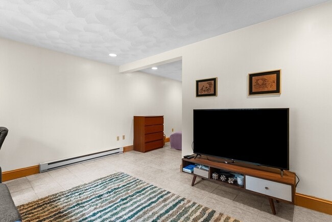 Building Photo - 27 Ridge Hill Ave