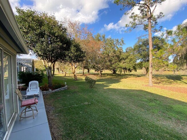 Building Photo - Spectacular ANNUAL LEASE, Fully Furnished ...