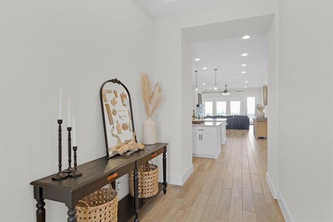 Building Photo - 378 Carpenter Hill Dr
