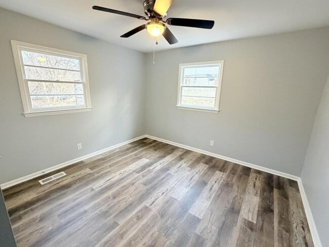 Building Photo - 1223 Dixie Pl