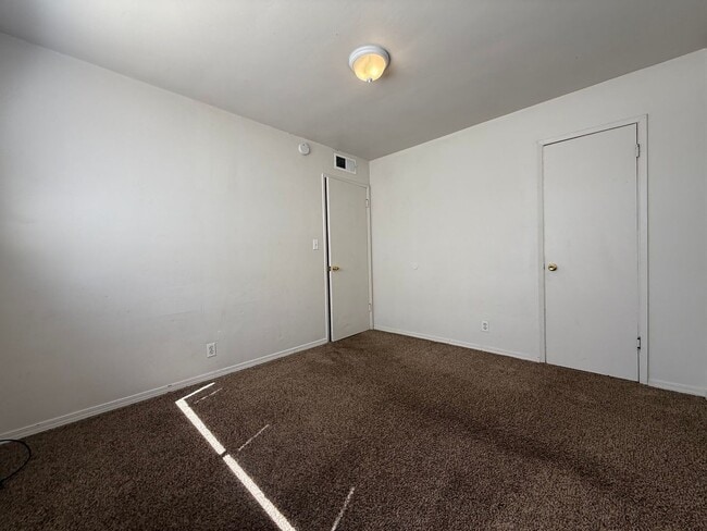 Building Photo - 507 Tyler St