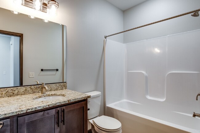 Building Photo - 1 Bedroom 1 Bathroom Apartment - Built in 2023 - New Richmond, WI