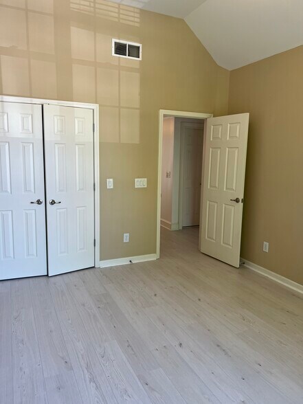 Guest room 2 - 440 Wembley Cir