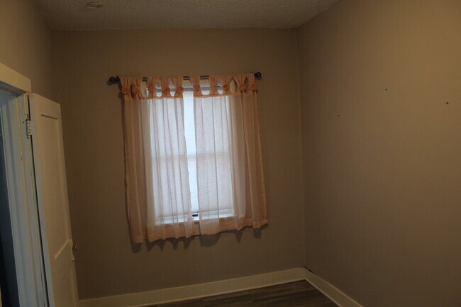 Building Photo - 404 Liberty St