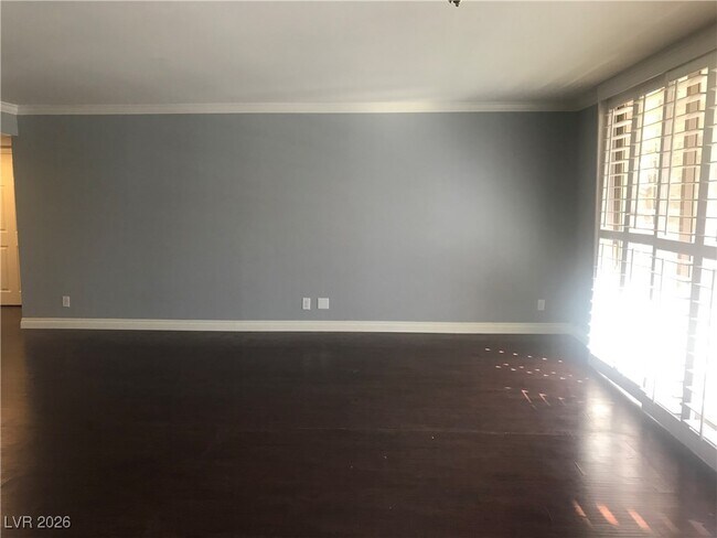 Building Photo - 205 E Harmon Ave