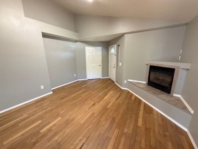 Building Photo - 4312 Sacramento Ct NE
