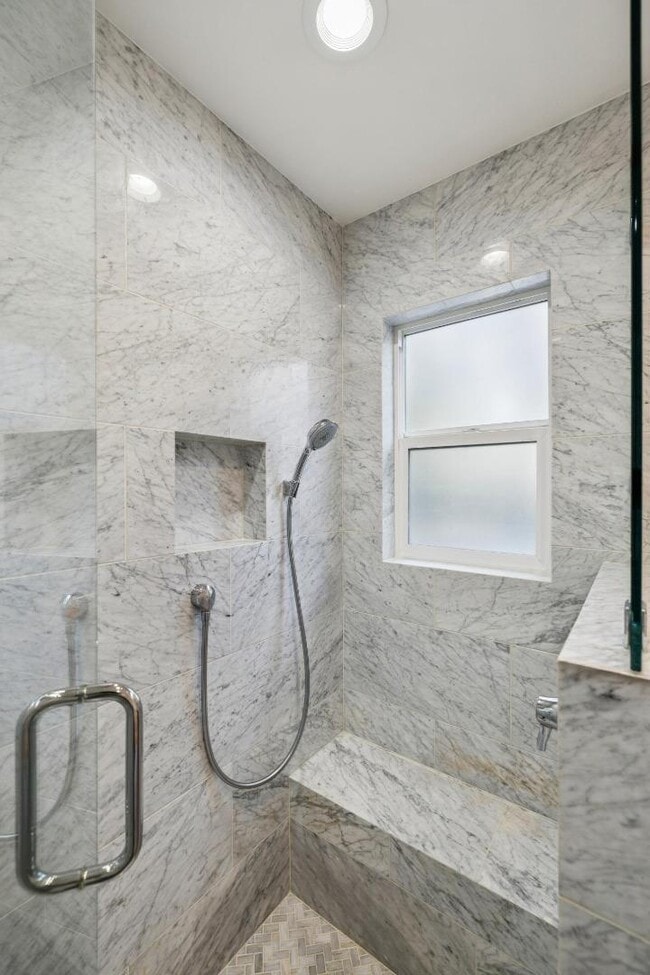 Building Photo - 216 Valparaiso Ave