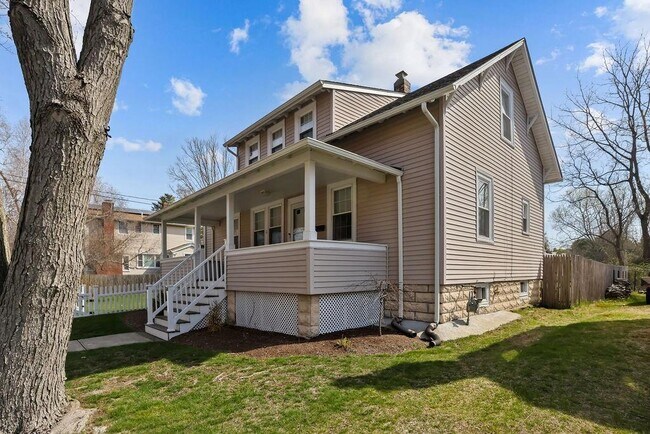 Building Photo - 56 Errol St