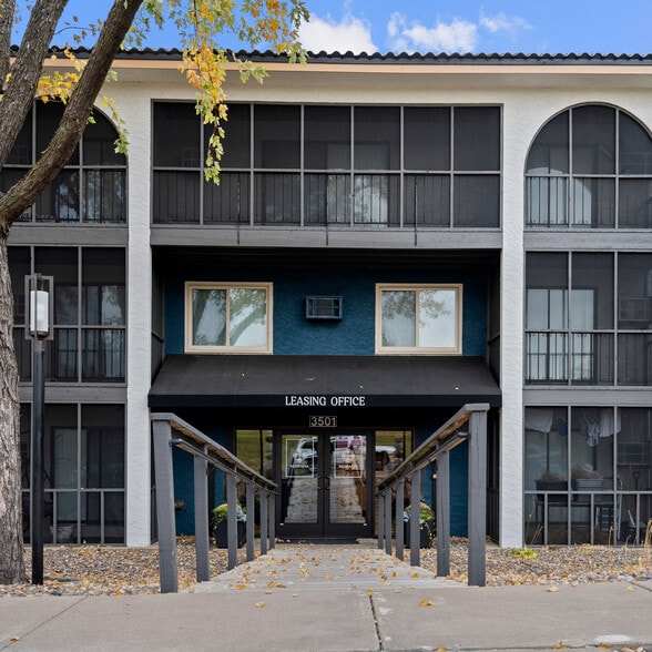 Building Photo - Morada