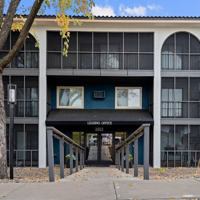 Building Photo - Morada