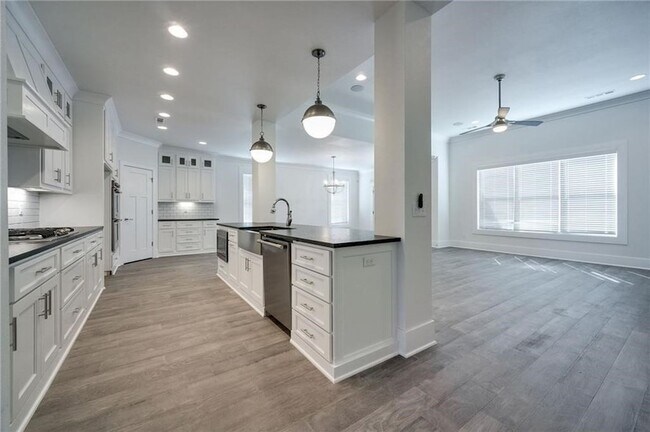 Building Photo - 3421 Galaxy Cir