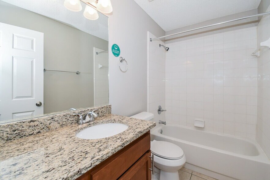 Building Photo - 809 Long Lake Dr