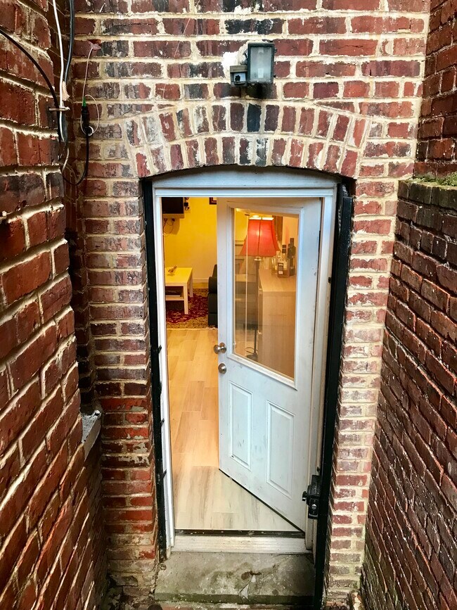 Building Photo - 1612 3rd St NW