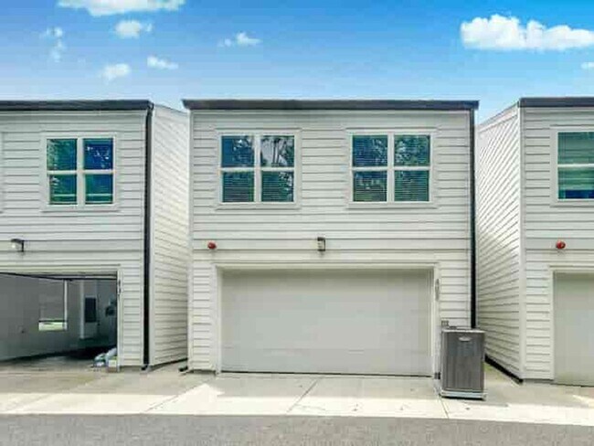 Building Photo - 403 Burgundy Wy