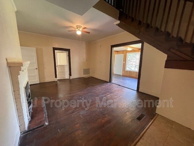 Building Photo - 8457 E Kerrville Rosemark Rd