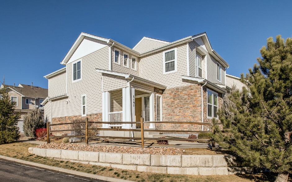 Primary Photo - Granite Kitchen, Central AC, Oversized Gar...