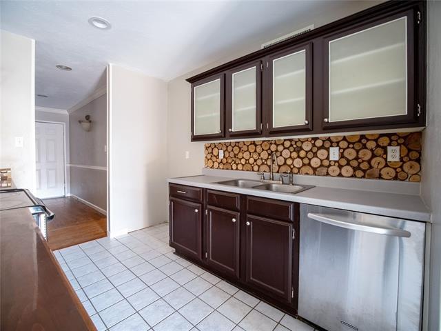 Building Photo - 5525 Rearn Dr