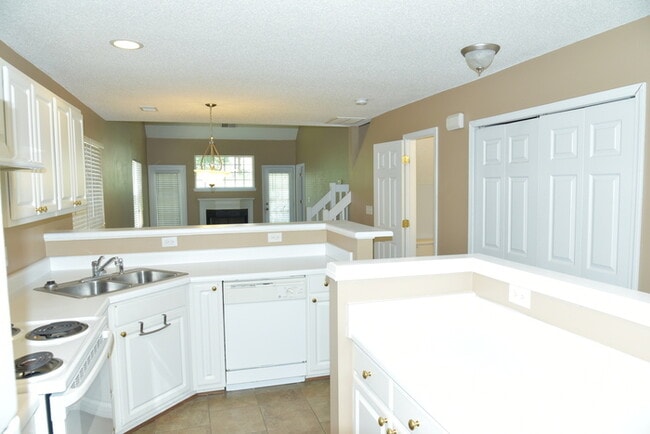 Building Photo - Charming 3BR Home in North Charlotte Near I-485 & Concord Mills
