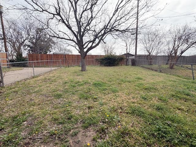 Building Photo - 304 Clary Dr