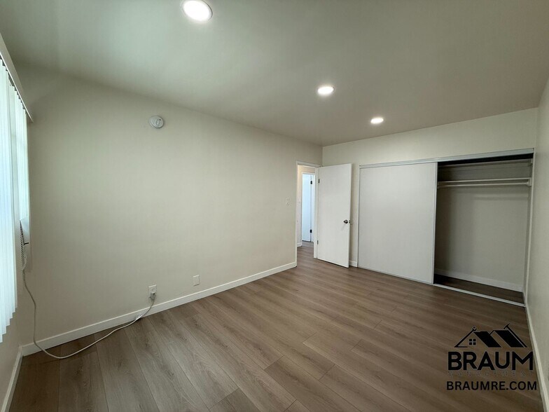 Building Photo - 7339 Woodman Ave