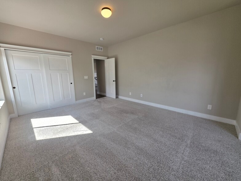 Building Photo - 9744 Picket Fence Way