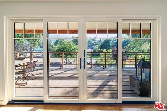 Building Photo - 2310 Laguna Cir Dr