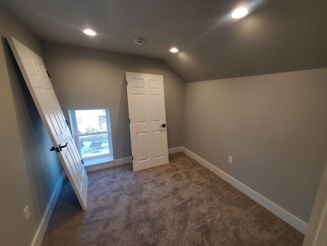 Building Photo - 4231-4231A Co Rd KK