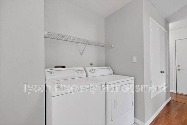 Building Photo - 11015 Connemara Dr SW