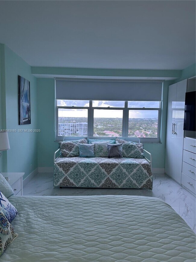 Building Photo - 2501 S Ocean Dr