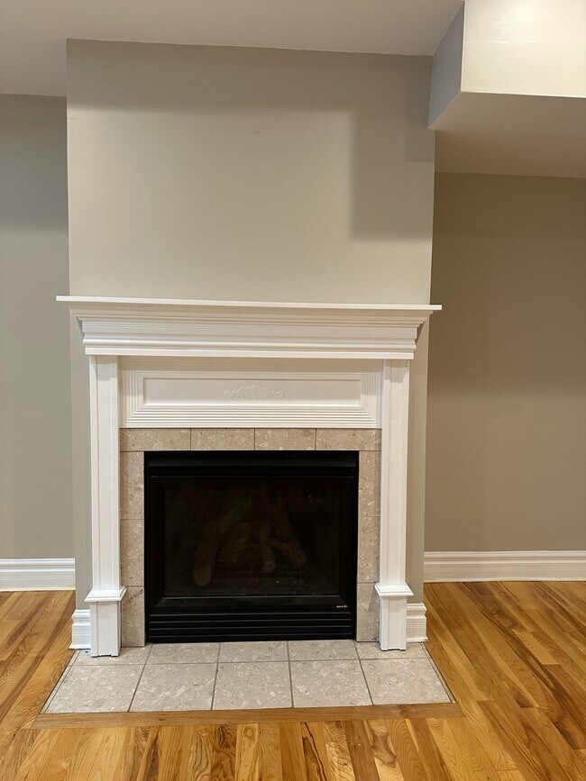 Building Photo - 115 W Maumee St