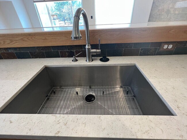 Building Photo - Unique Del Webb at Sierra Canyon Home with Views Available for Lease!