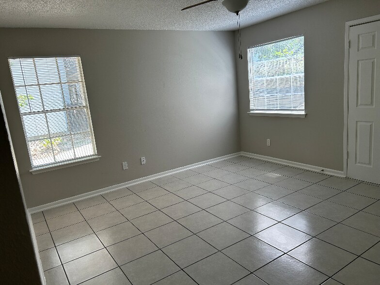 Building Photo - 737 W Mayfield Blvd